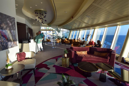 Suite Neighborhood Lounge